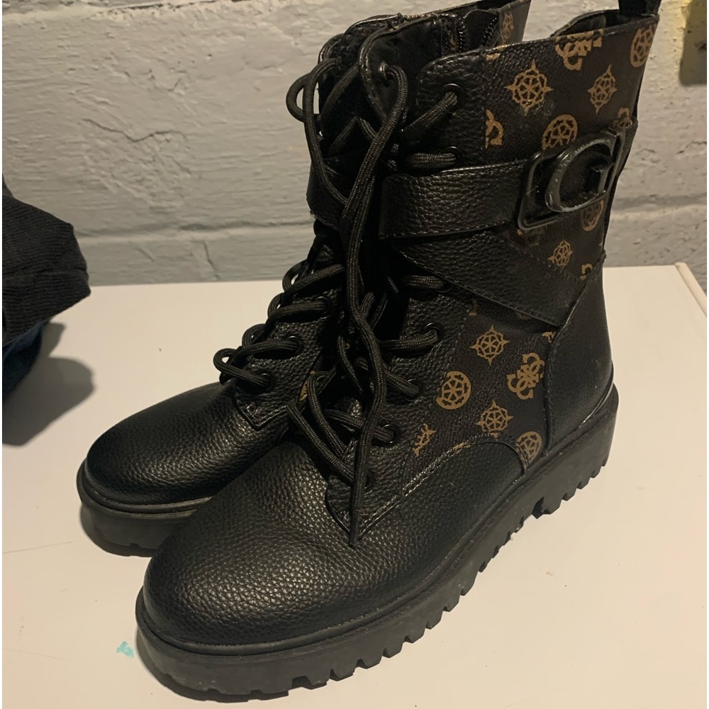 GUESS SIZE 8 BOOTS